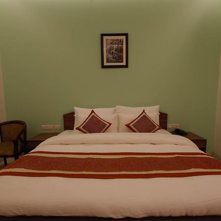 Peepal Tree Residency Bed and Breakfast Nueva Delhi Exterior foto