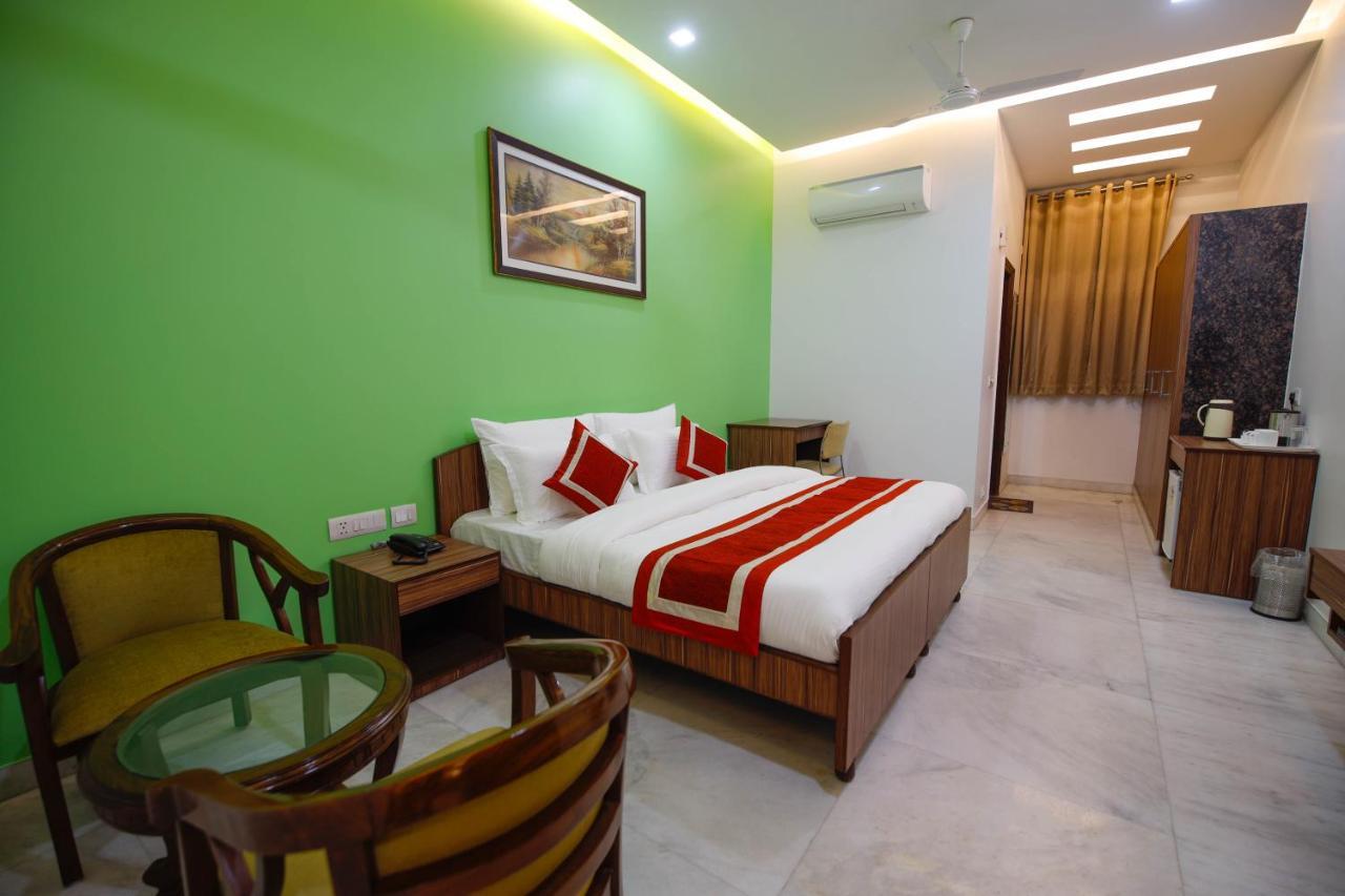 Peepal Tree Residency Bed and Breakfast Nueva Delhi Exterior foto